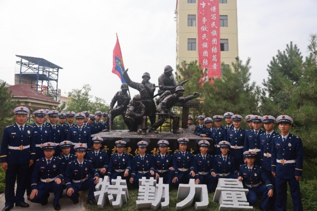 LPL比赛下注包头市消防救援支队特勤大队举行主题雕塑揭幕仪式